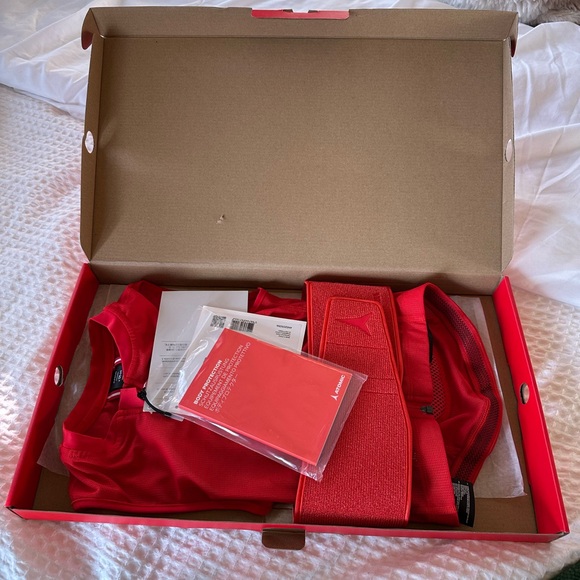 Kids Back Protector - Red - Picture 6 of 6